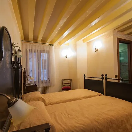 Ca' Degli Artisti Apartment *